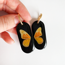 Load image into Gallery viewer, Monarch Wings in Oval Hoop

